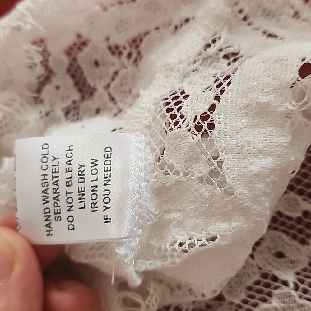 Lace Crop Top with Tulle Bell Sleeves Chelsea size small  like new without tag - Picture 10 of 12